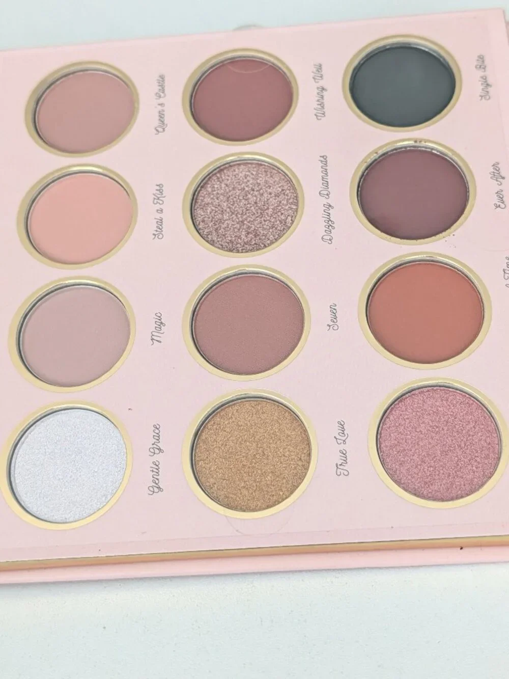 Disney Snow White Eyeshadow Palette Taste Beauty 12 Shades New